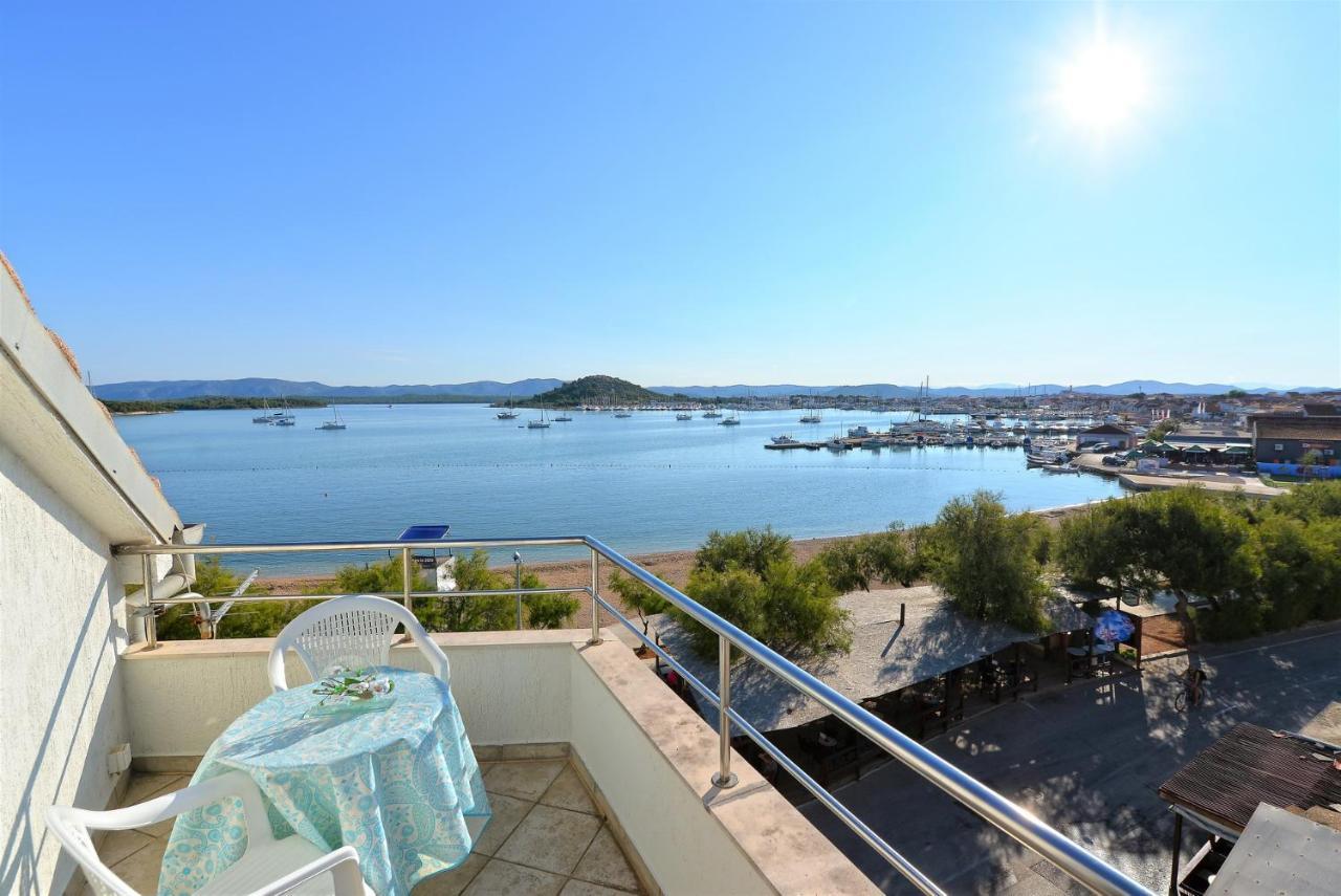 Apartman Mana, Murter Exterior foto